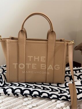Marc Jacobs The Tote Bag in Tan Beige